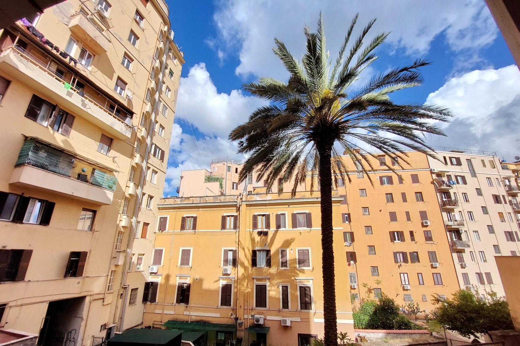 Apartment Balconcino Romantico A Via Aosta Rom